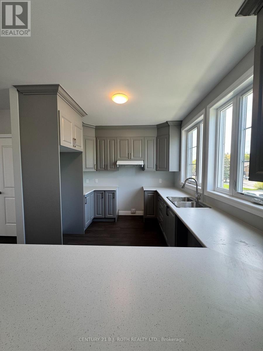 12 - 260 Eagle Street, Newmarket, Ontario  L3Y 1K1 - Photo 6 - N12448715