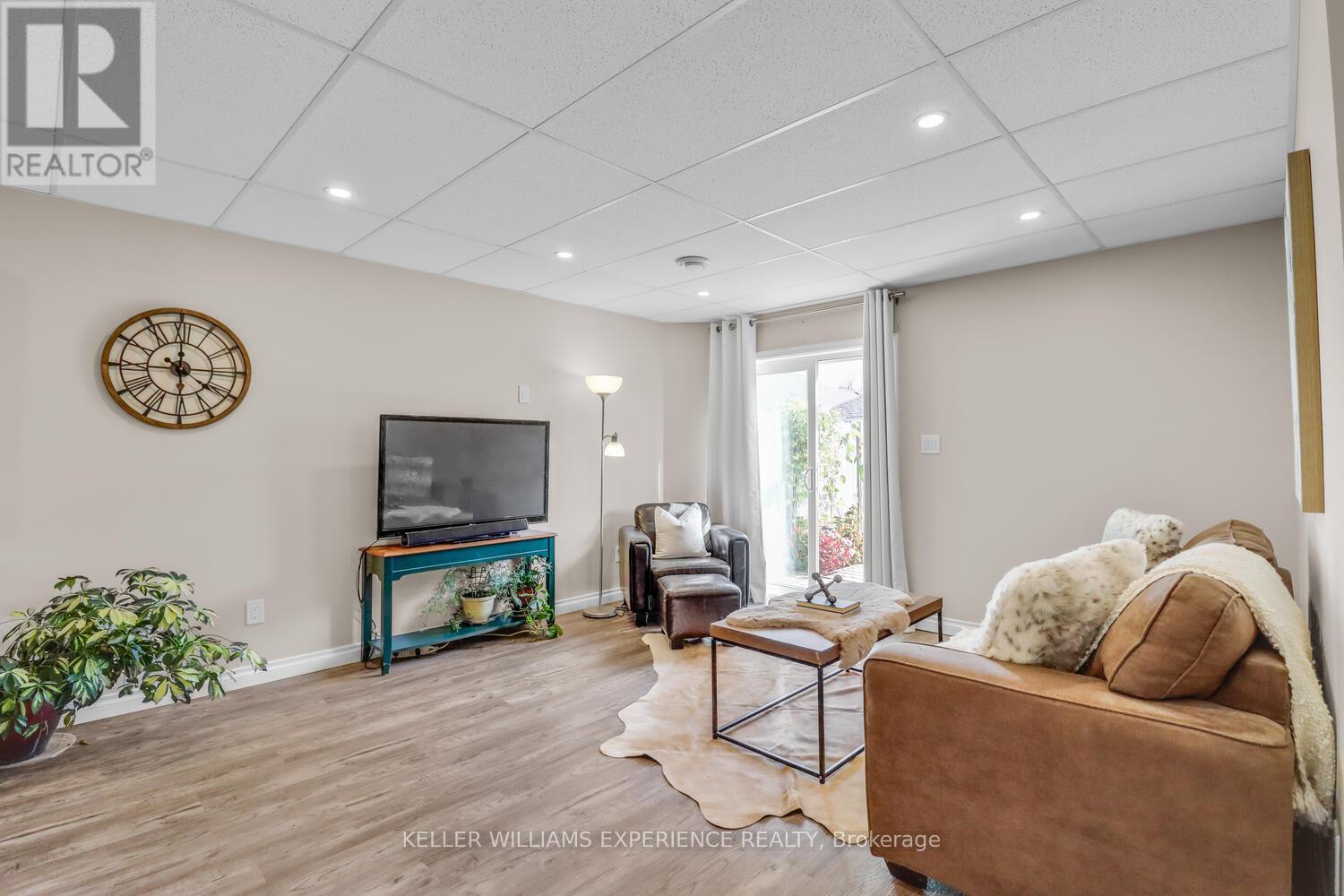 92 Lily Drive, Orillia, Ontario  L3V 7A8 - Photo 36 - S12448673