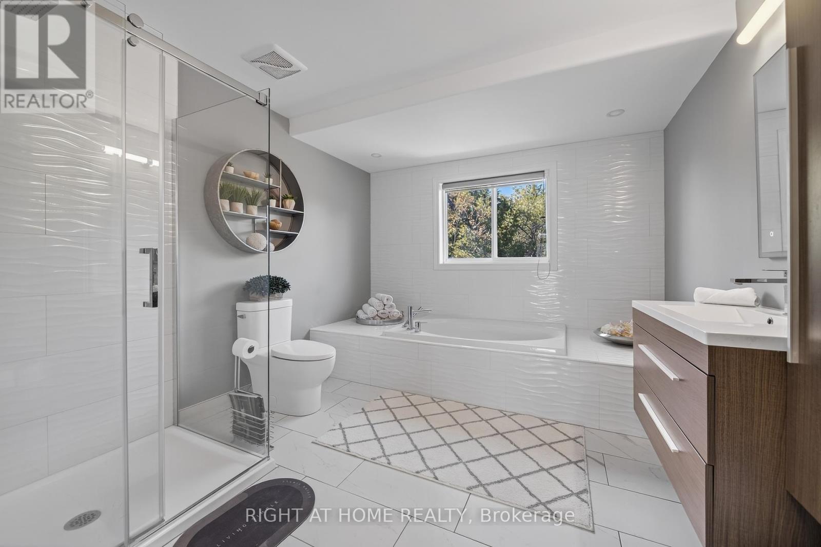 72 Birkhall Place, Barrie, Ontario  L4N 0K1 - Photo 34 - S12448703