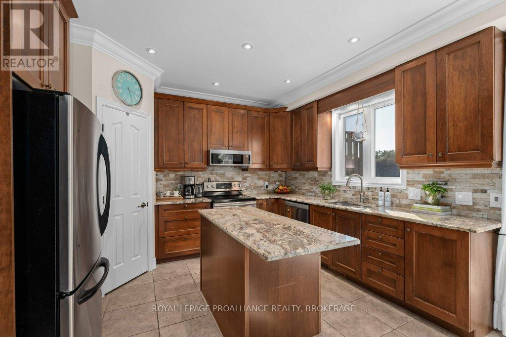 1415 Stoneridge Drive, Kingston, Ontario  K7M 9H6 - Photo 10 - X12448784