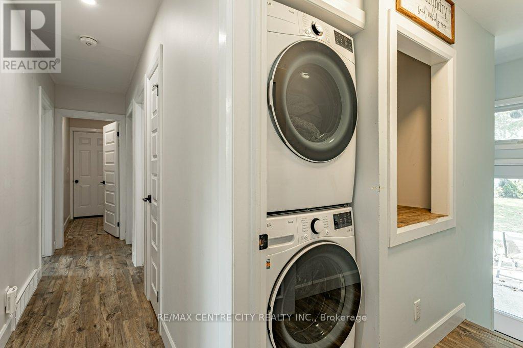 194 Appin Road, Southwest Middlesex, Ontario  N0L 1M0 - Photo 10 - X12448738