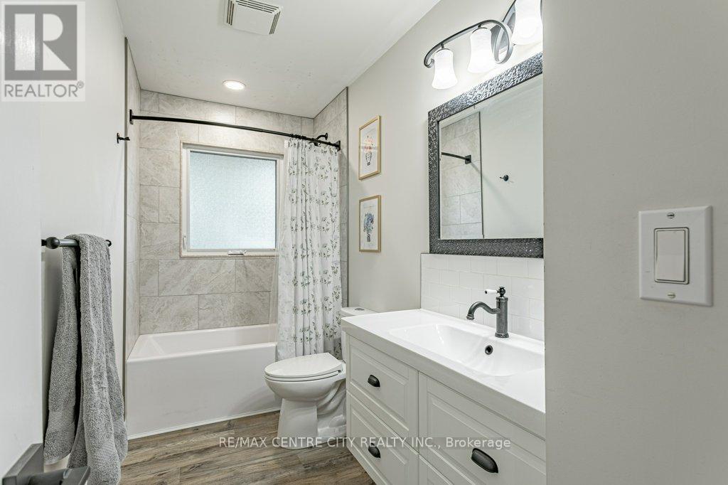 194 Appin Road, Southwest Middlesex, Ontario  N0L 1M0 - Photo 18 - X12448738
