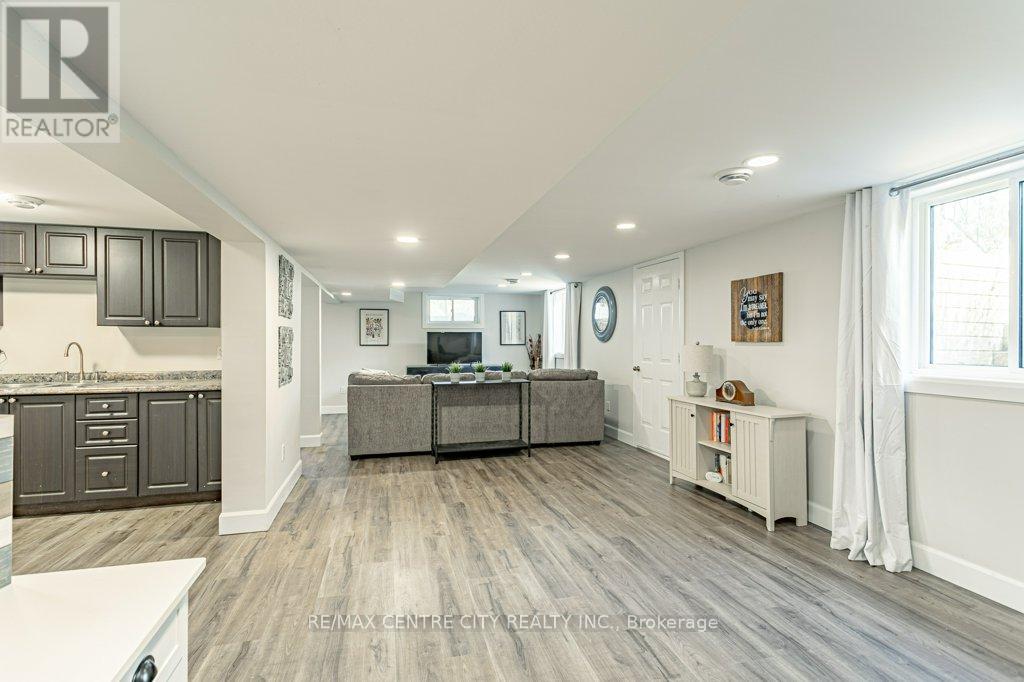 194 Appin Road, Southwest Middlesex, Ontario  N0L 1M0 - Photo 19 - X12448738