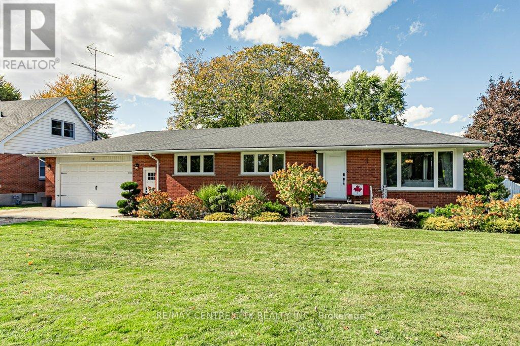 194 Appin Road, Southwest Middlesex, Ontario  N0L 1M0 - Photo 2 - X12448738