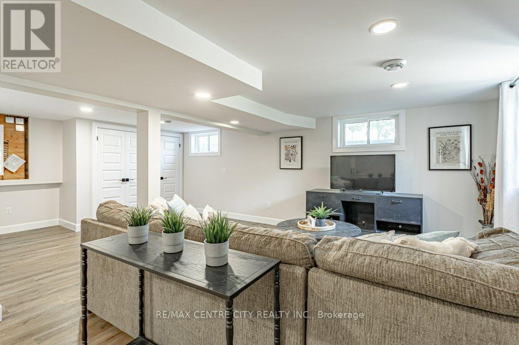 194 Appin Road, Southwest Middlesex, Ontario  N0L 1M0 - Photo 21 - X12448738