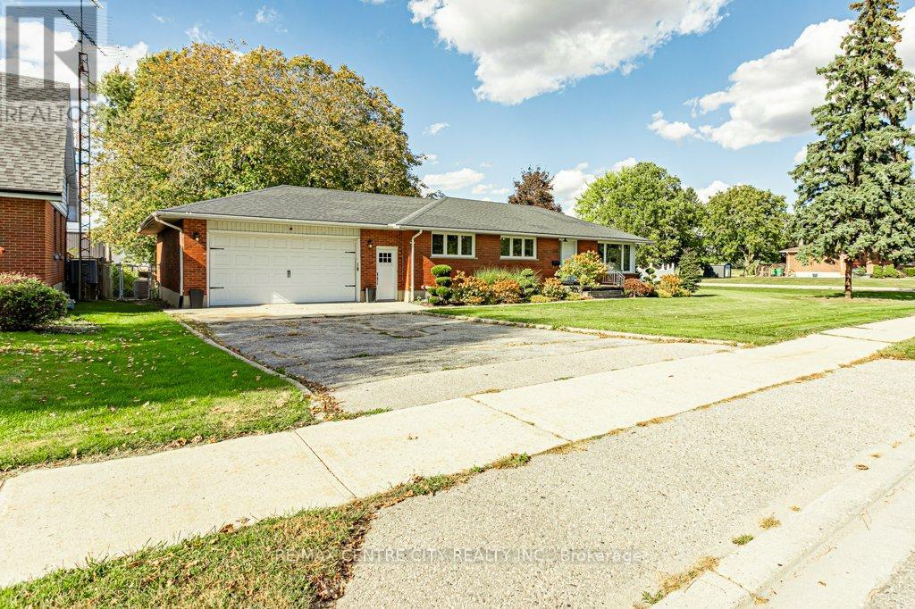 194 Appin Road, Southwest Middlesex, Ontario  N0L 1M0 - Photo 3 - X12448738