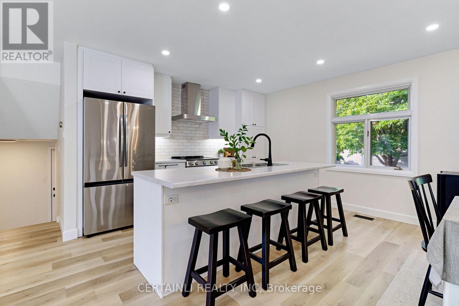 1180 Guildwood Boulevard, London North, Ontario  N6H 4G9 - Photo 13 - X12448778