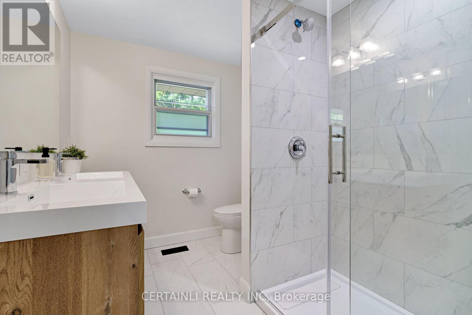 1180 Guildwood Boulevard, London North, Ontario  N6H 4G9 - Photo 24 - X12448778