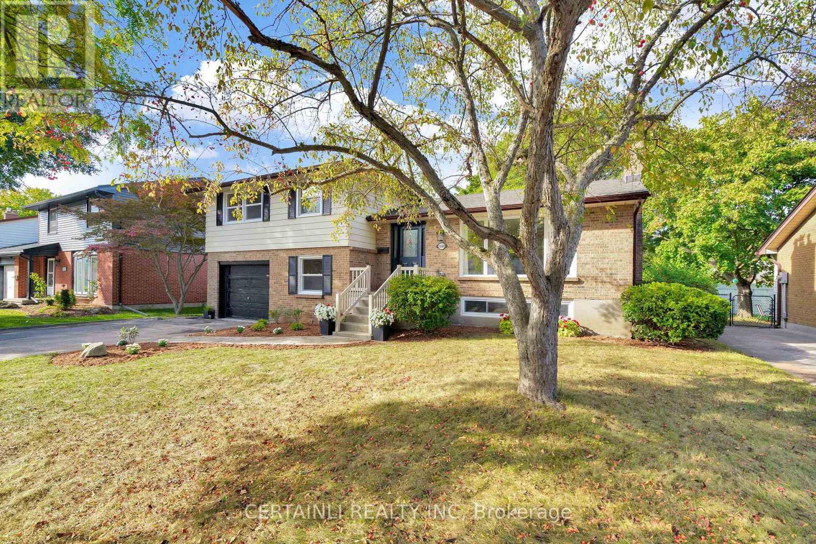 1180 Guildwood Boulevard, London North, Ontario  N6H 4G9 - Photo 3 - X12448778