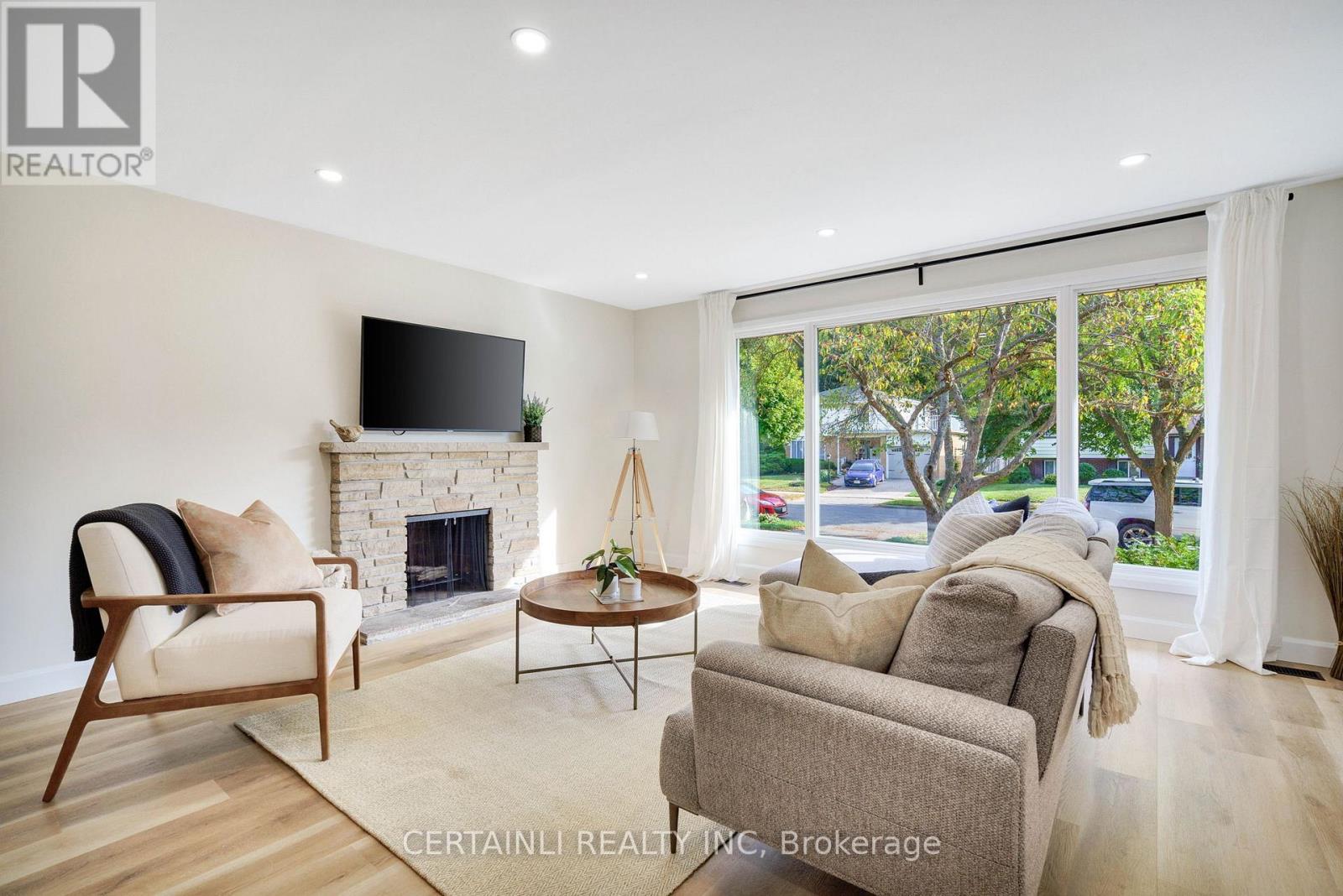 1180 Guildwood Boulevard, London North, Ontario  N6H 4G9 - Photo 6 - X12448778