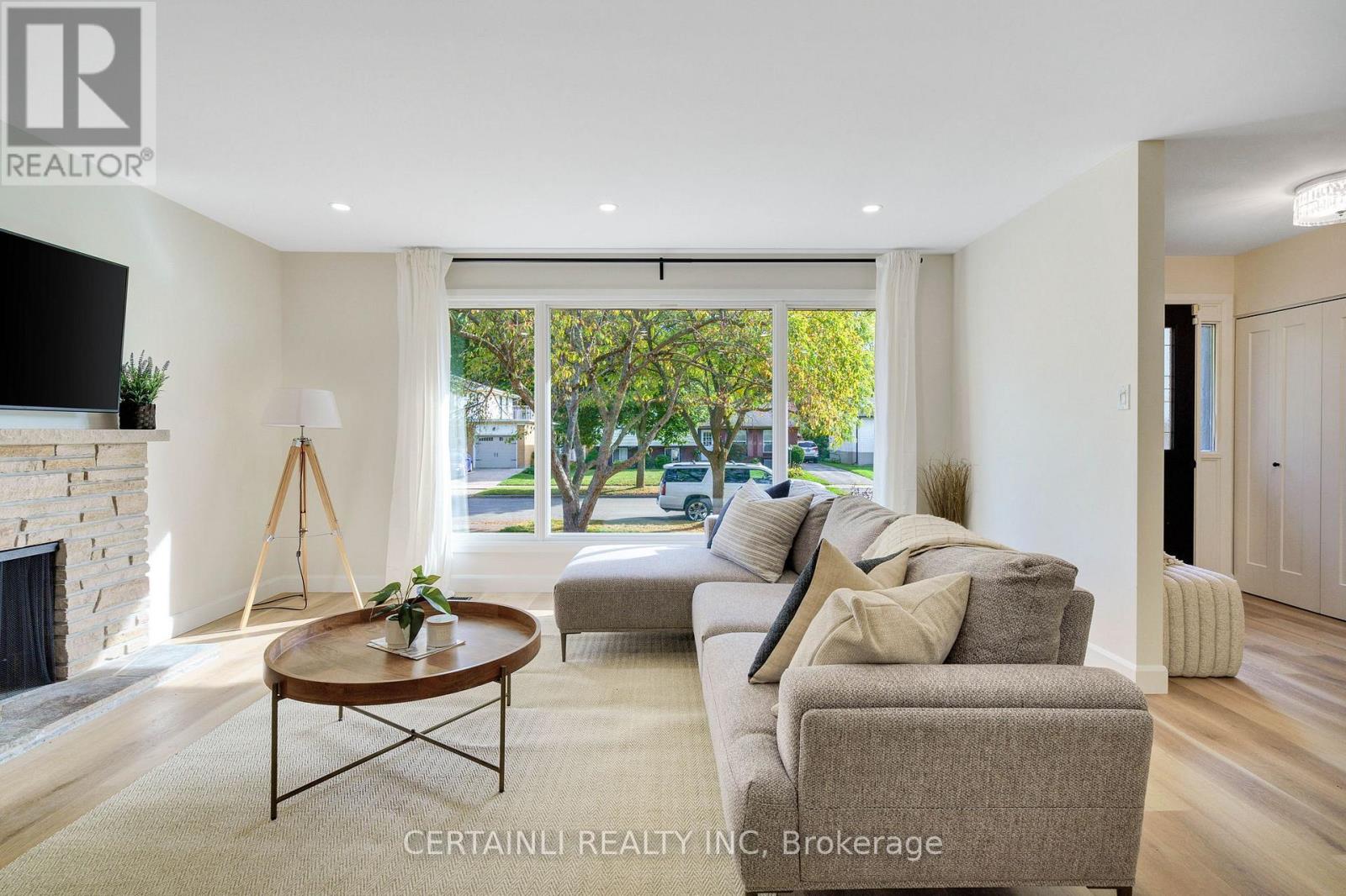 1180 Guildwood Boulevard, London North, Ontario  N6H 4G9 - Photo 7 - X12448778