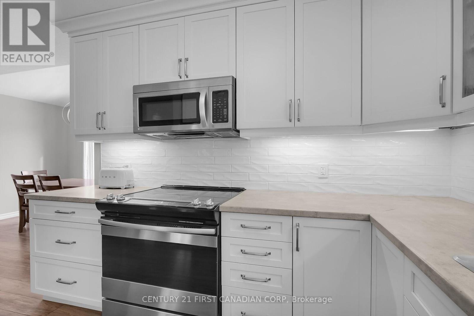 226 Emery Street, Central Elgin, Ontario  N5L 0A5 - Photo 8 - X12448787
