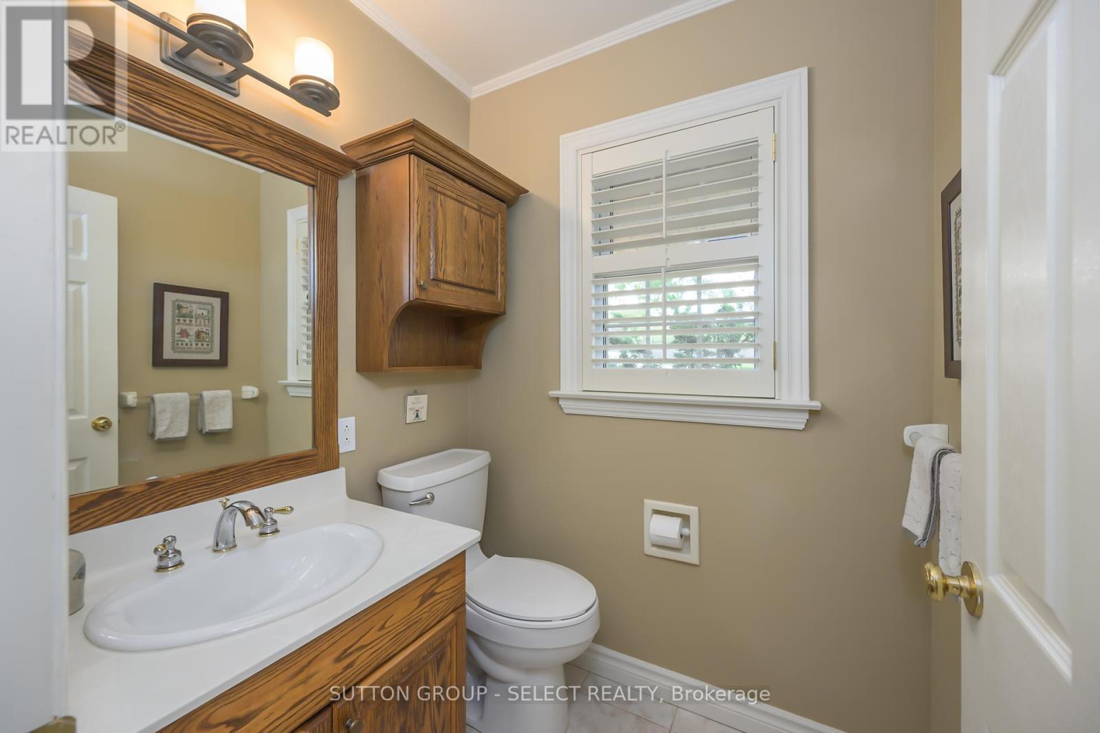 272 Commissioners Road E, London South (South G), Ontario  N6C 2T2 - Photo 18 - X12448798