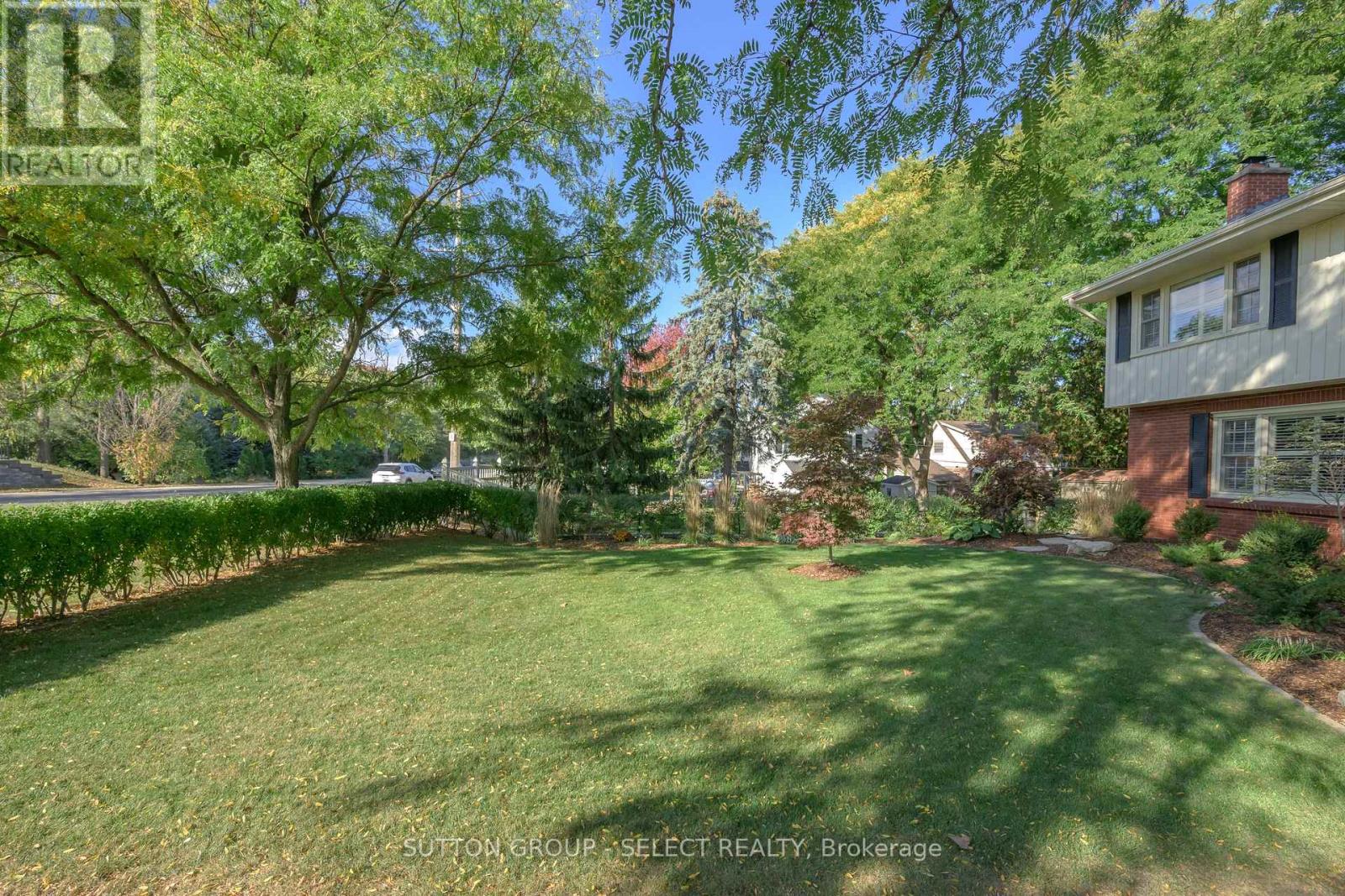 272 Commissioners Road E, London South (South G), Ontario  N6C 2T2 - Photo 2 - X12448798