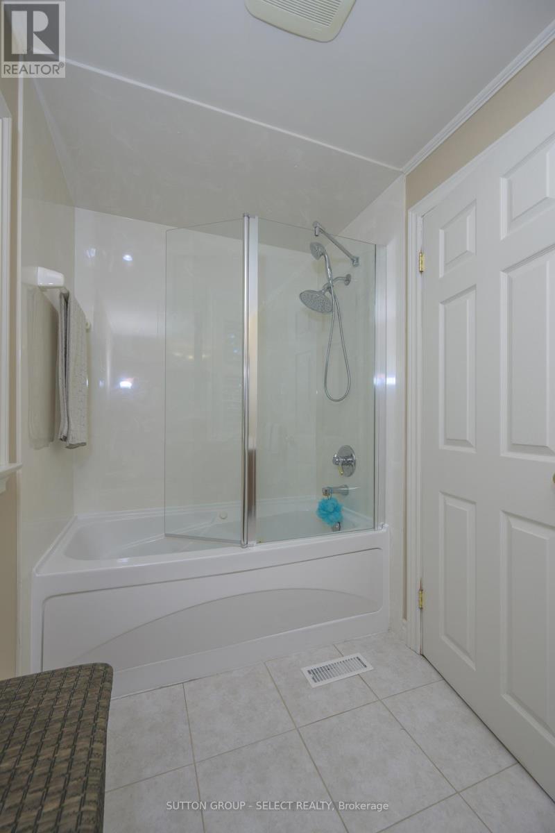 272 Commissioners Road E, London South (South G), Ontario  N6C 2T2 - Photo 23 - X12448798