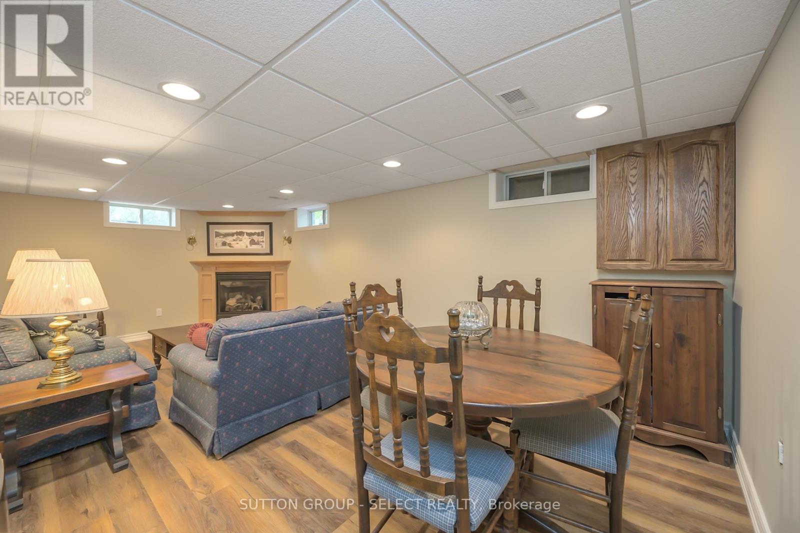 272 Commissioners Road E, London South (South G), Ontario  N6C 2T2 - Photo 25 - X12448798