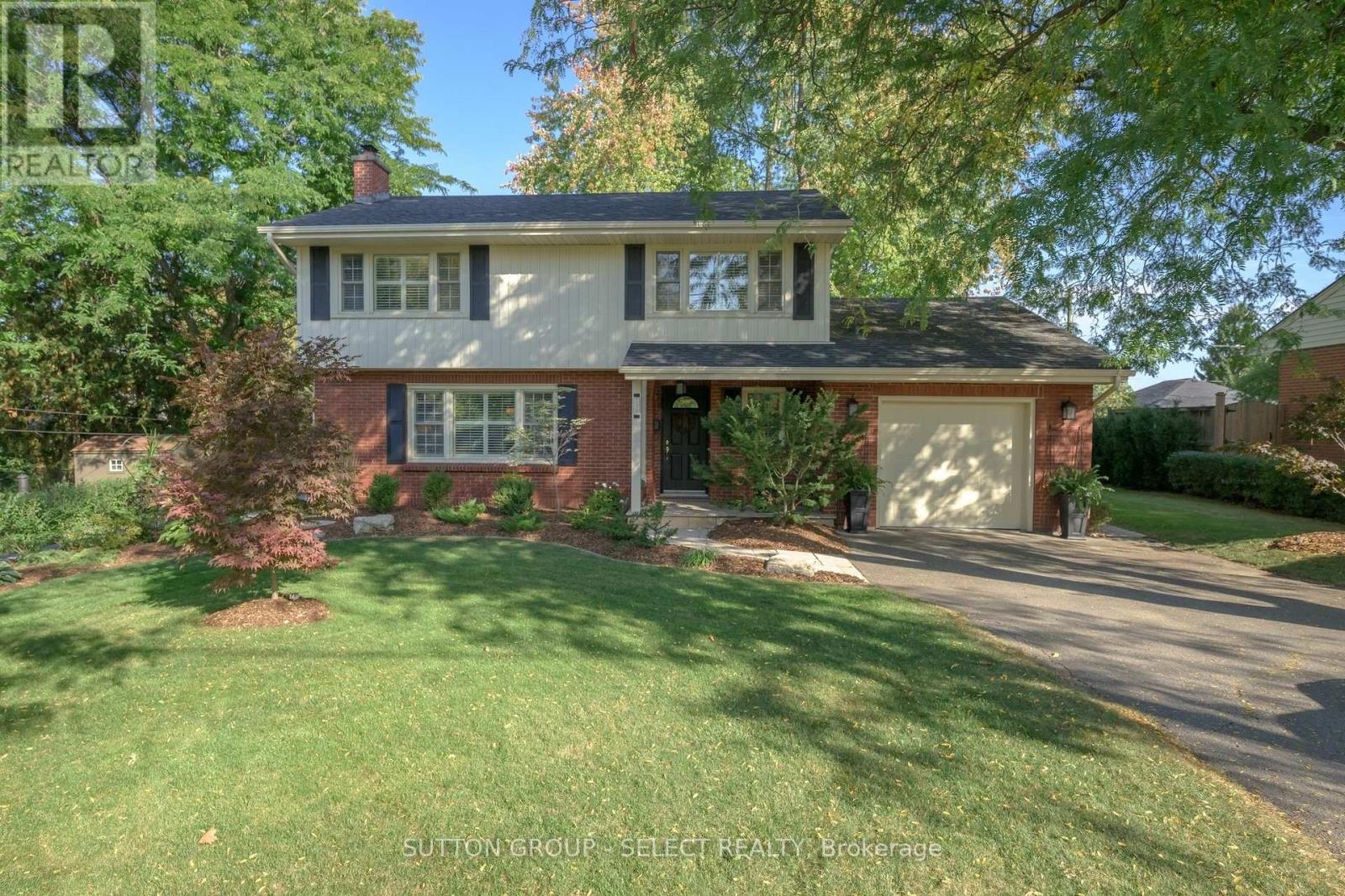 272 Commissioners Road E, London South (South G), Ontario  N6C 2T2 - Photo 38 - X12448798