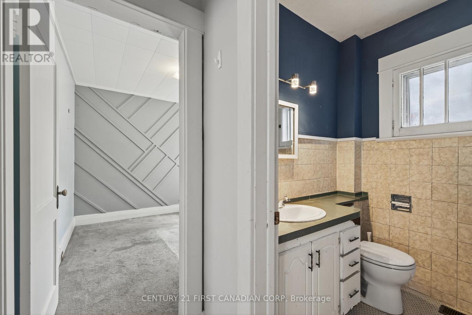 1230 Dundas Street, London East, Ontario  N5W 3B2 - Photo 24 - X12448814