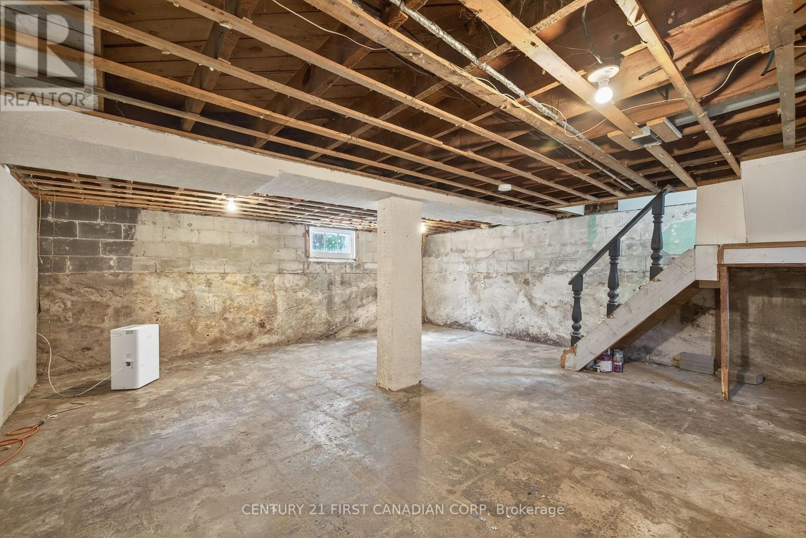 1230 Dundas Street, London East, Ontario  N5W 3B2 - Photo 30 - X12448814