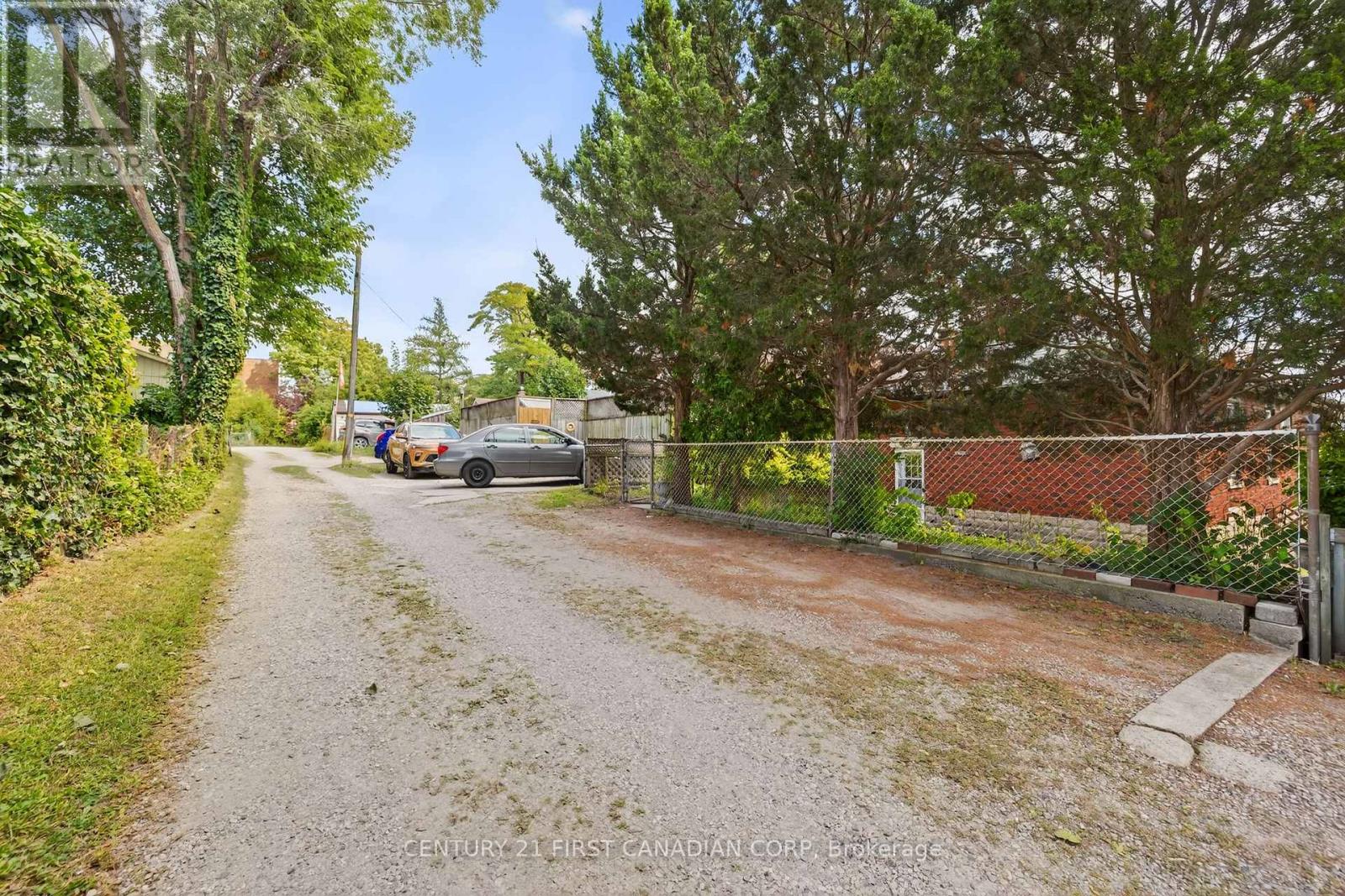 1230 Dundas Street, London East, Ontario  N5W 3B2 - Photo 36 - X12448814