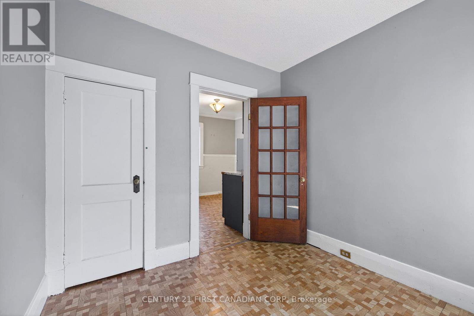 1230 Dundas Street, London East, Ontario  N5W 3B2 - Photo 8 - X12448814