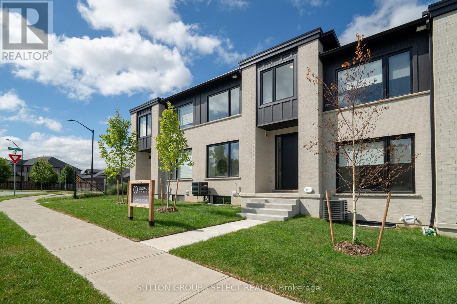 28 - 1175 Riverbend Road, London South (South B), Ontario  N6K 0L2 - Photo 4 - X12448834