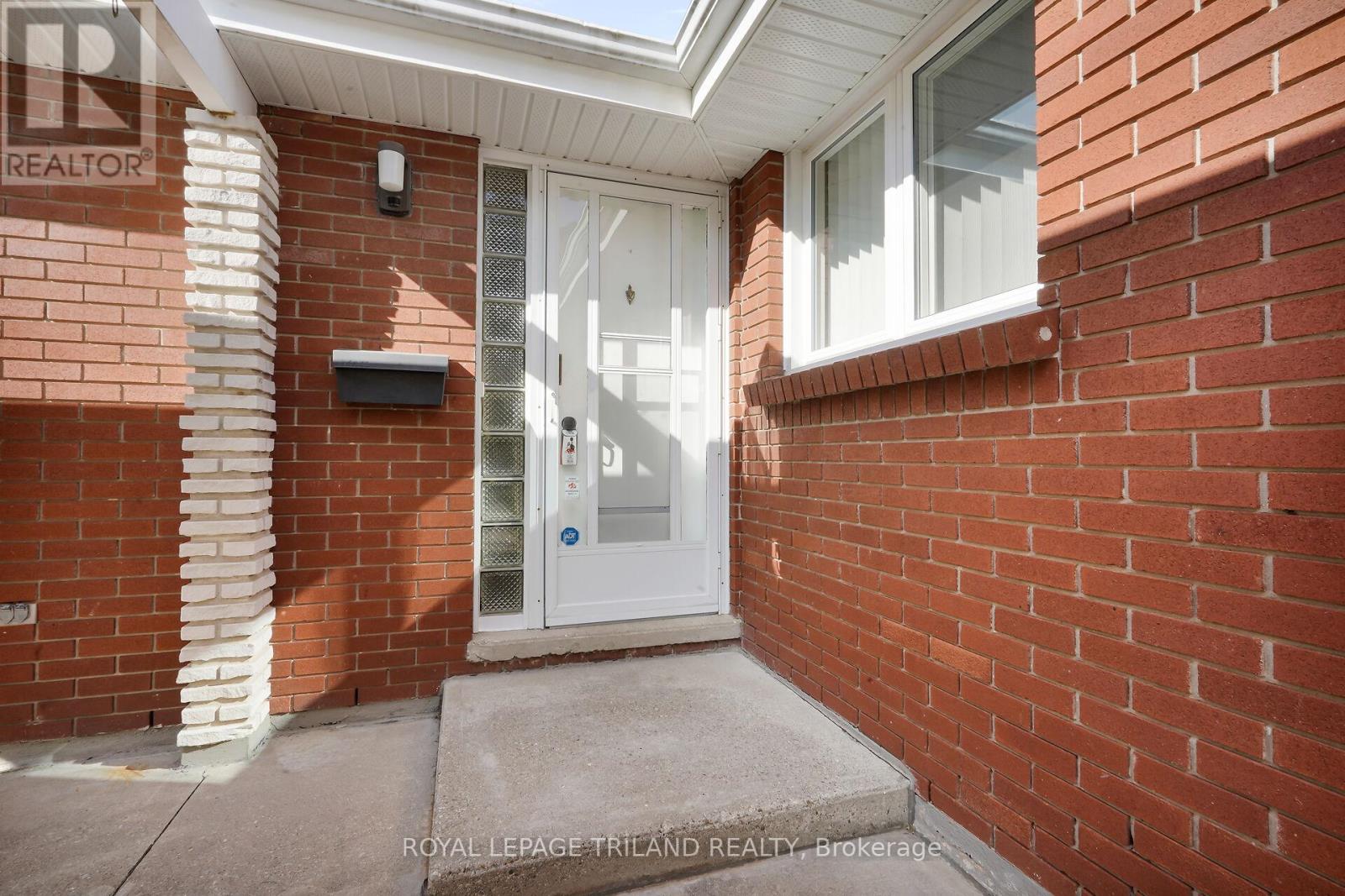744 Dalkeith Avenue, London North, Ontario  N5X 1R6 - Photo 2 - X12448836