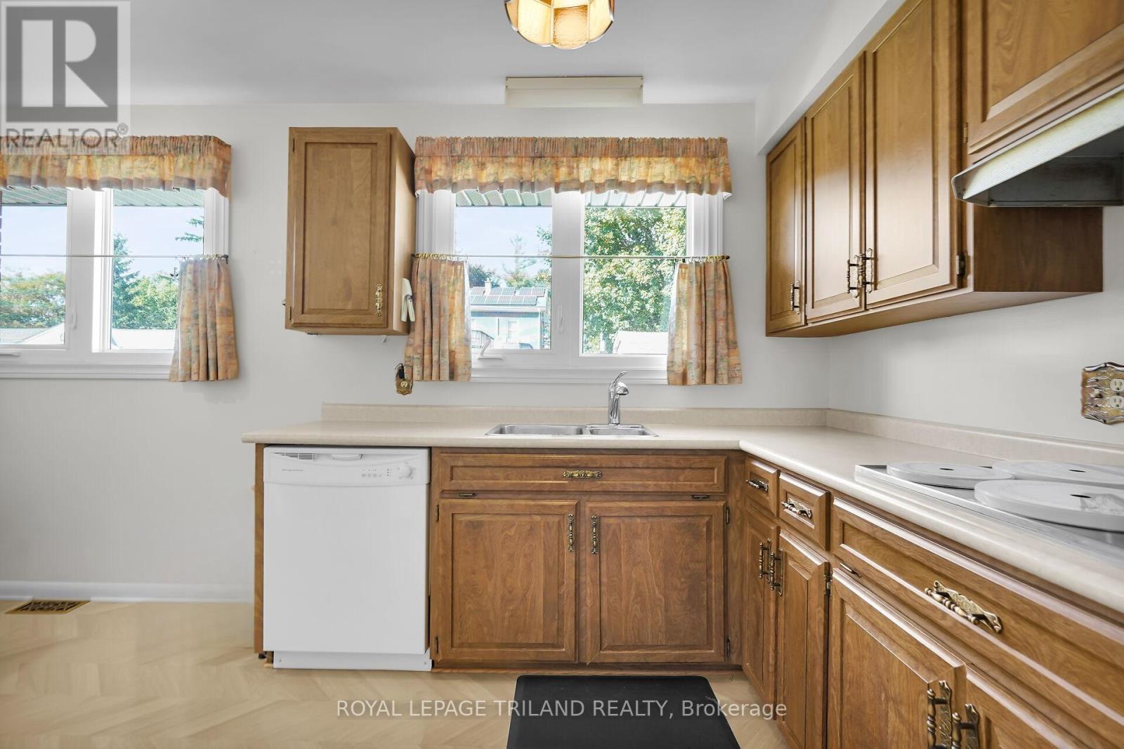 744 Dalkeith Avenue, London North, Ontario  N5X 1R6 - Photo 8 - X12448836