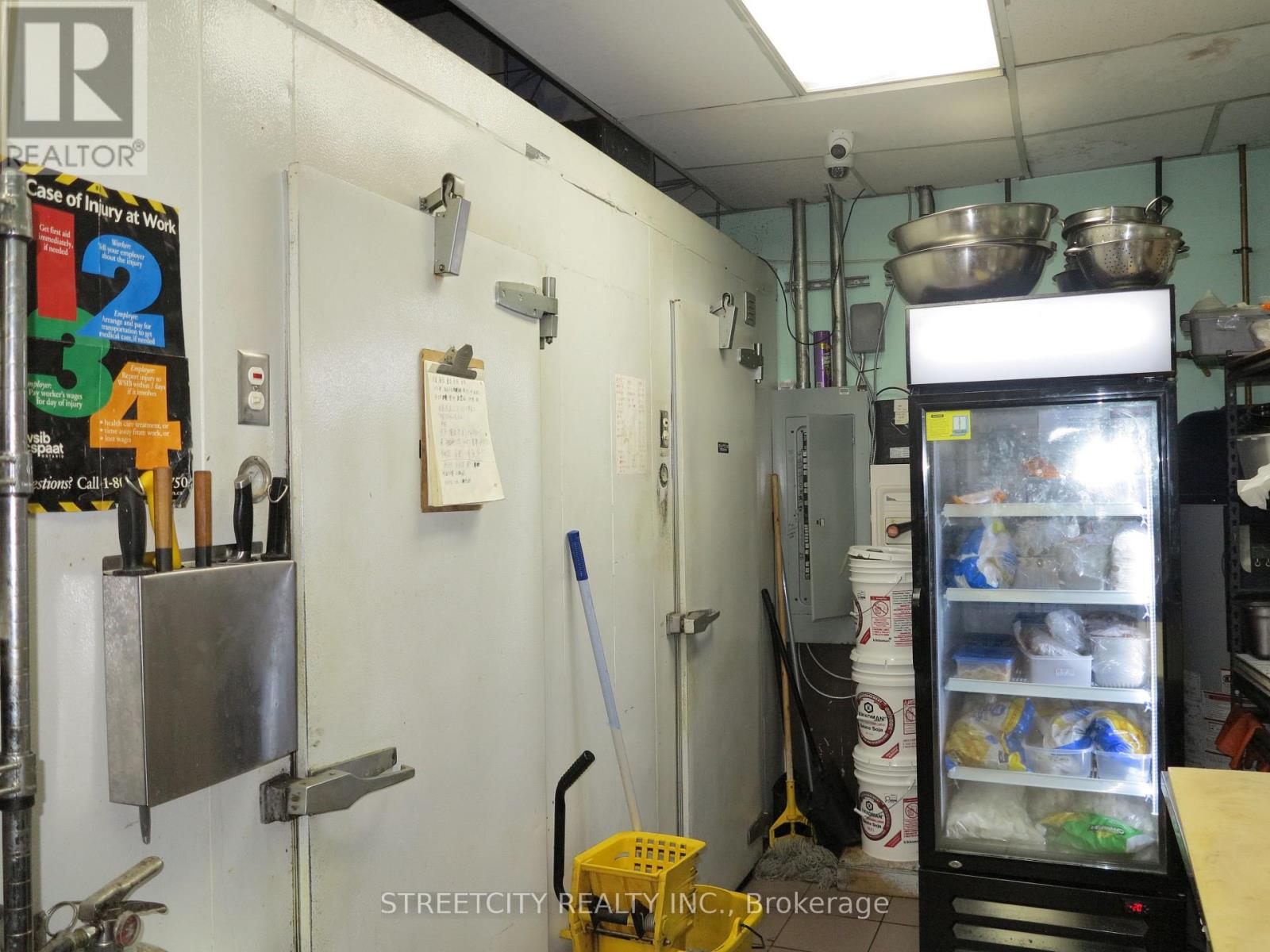 C - 330 Wellington Road, London South (South H), Ontario  N6C 4P6 - Photo 11 - X12448841