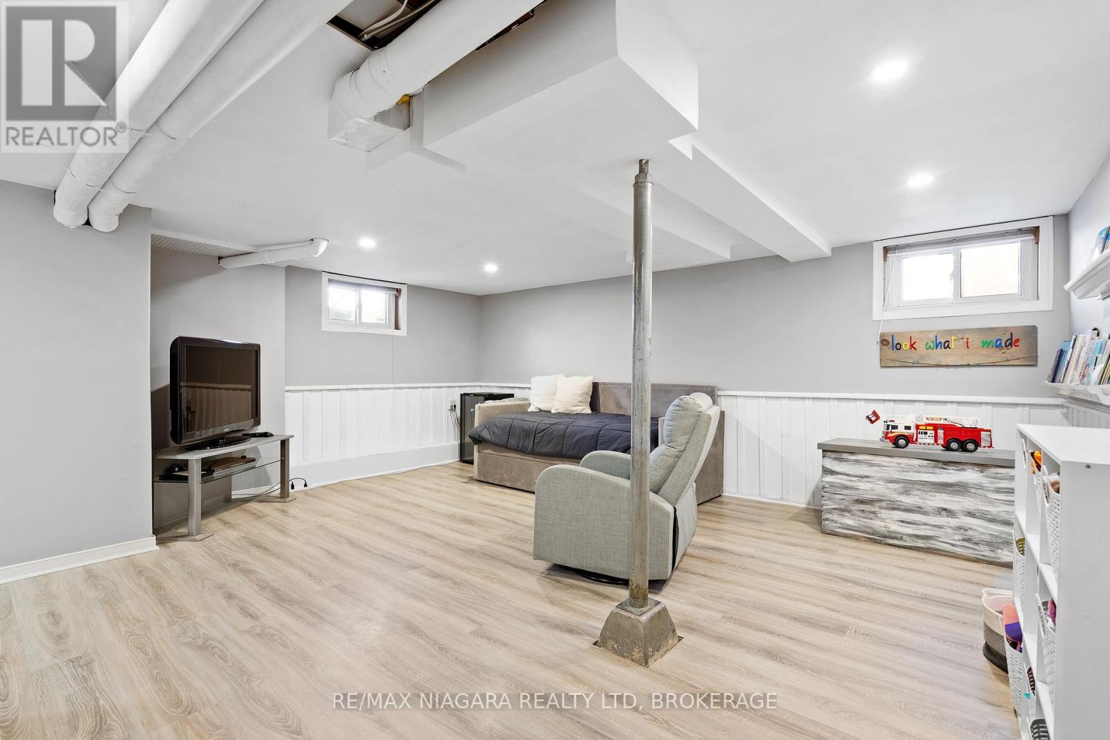 201 Knoll Street, Port Colborne, Ontario  L3K 5B4 - Photo 17 - X12415936