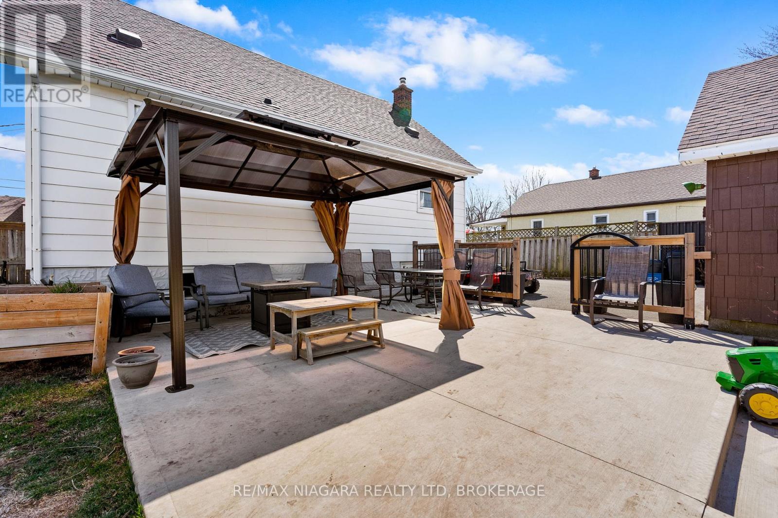 201 Knoll Street, Port Colborne, Ontario  L3K 5B4 - Photo 27 - X12415936