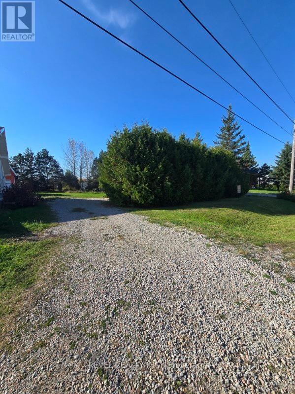 16 Laferriere Street, Kapuskasing, Ontario  P0L 1G0 - Photo 2 - T12448864