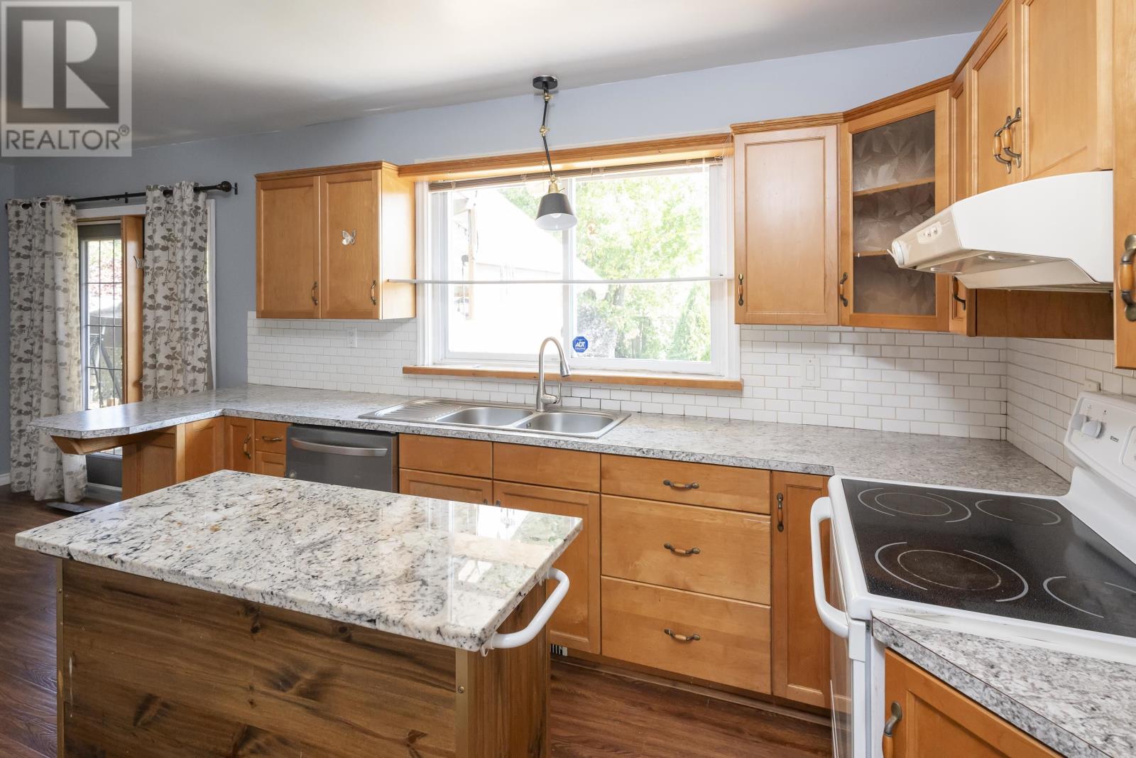 404 James St South, Thunder Bay, Ontario  P7E 2V5 - Photo 10 - TB253074