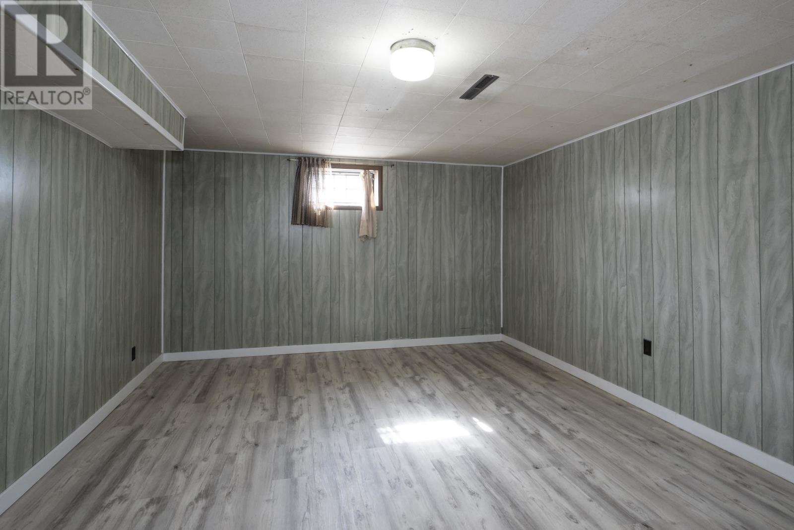 404 James St South, Thunder Bay, Ontario  P7E 2V5 - Photo 27 - TB253074