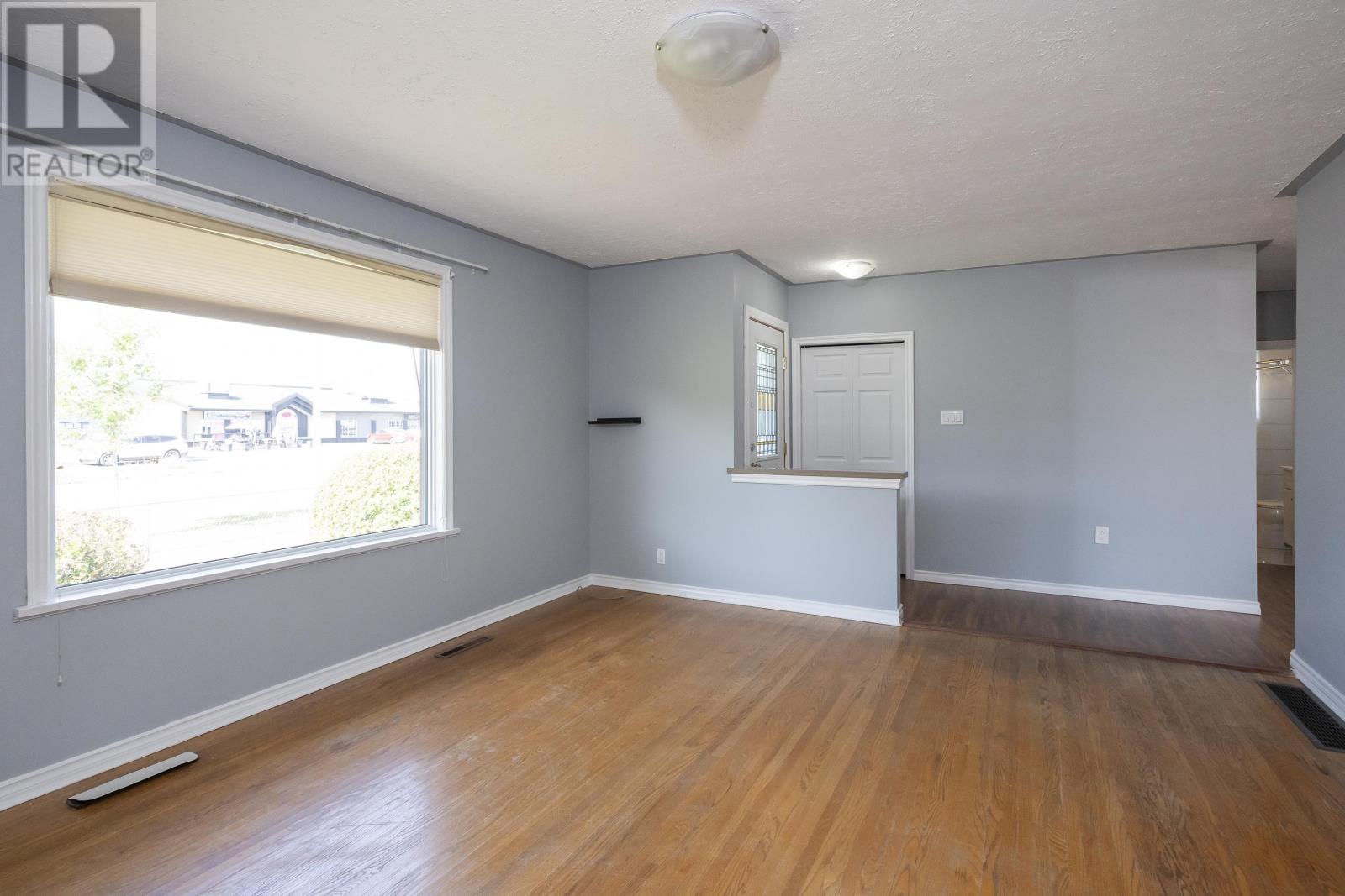 404 James St South, Thunder Bay, Ontario  P7E 2V5 - Photo 4 - TB253074