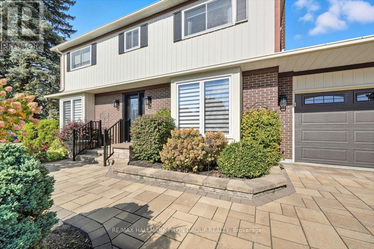 6343 Viseneau Drive, Ottawa, Ontario  K1C 2G8 - Photo 2 - X12448767