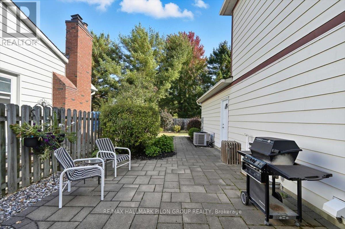 6343 Viseneau Drive, Ottawa, Ontario  K1C 2G8 - Photo 21 - X12448767