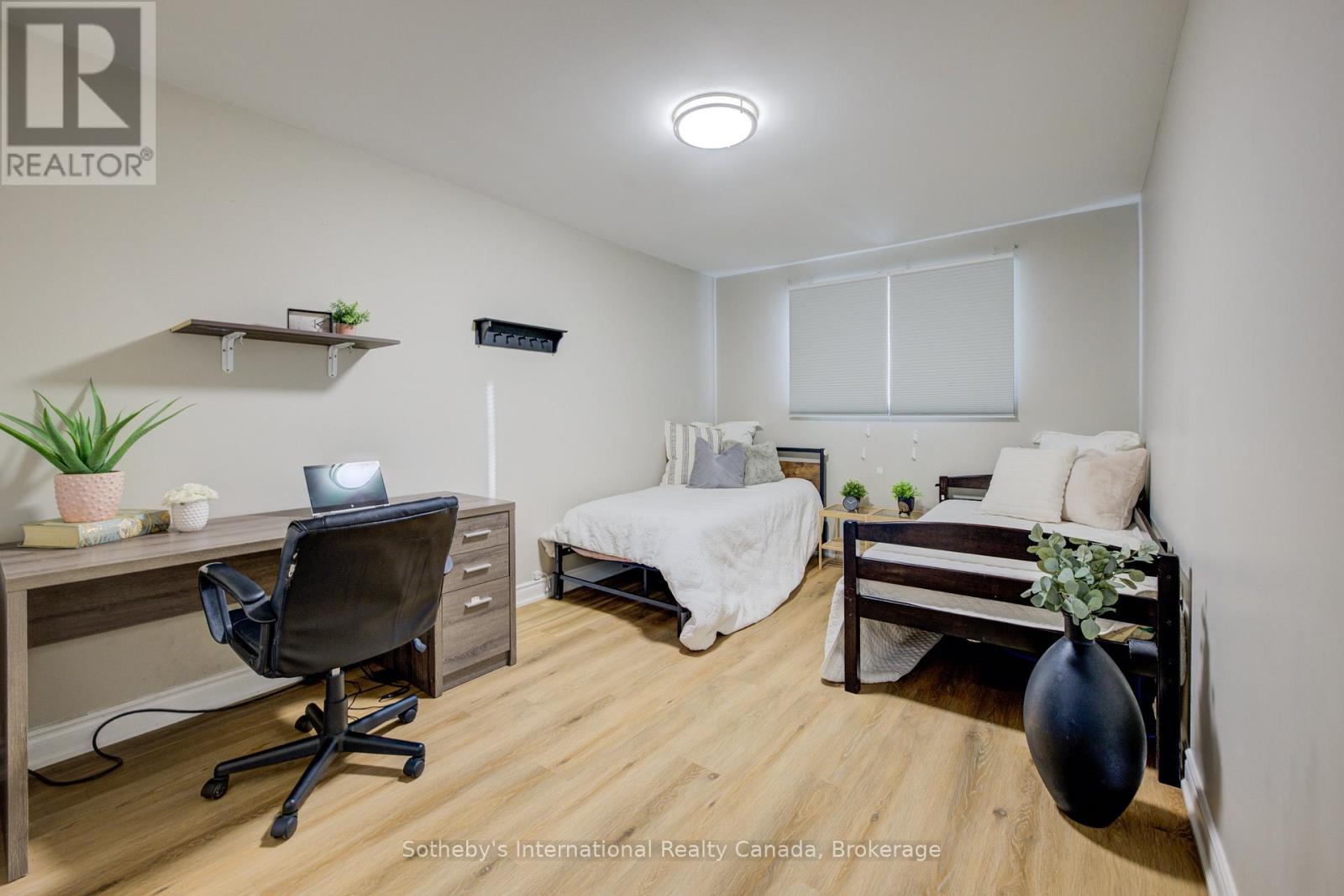 400 Cherokee Boulevard, Toronto, Ontario  M2H 2W7 - Photo 20 - C12448749