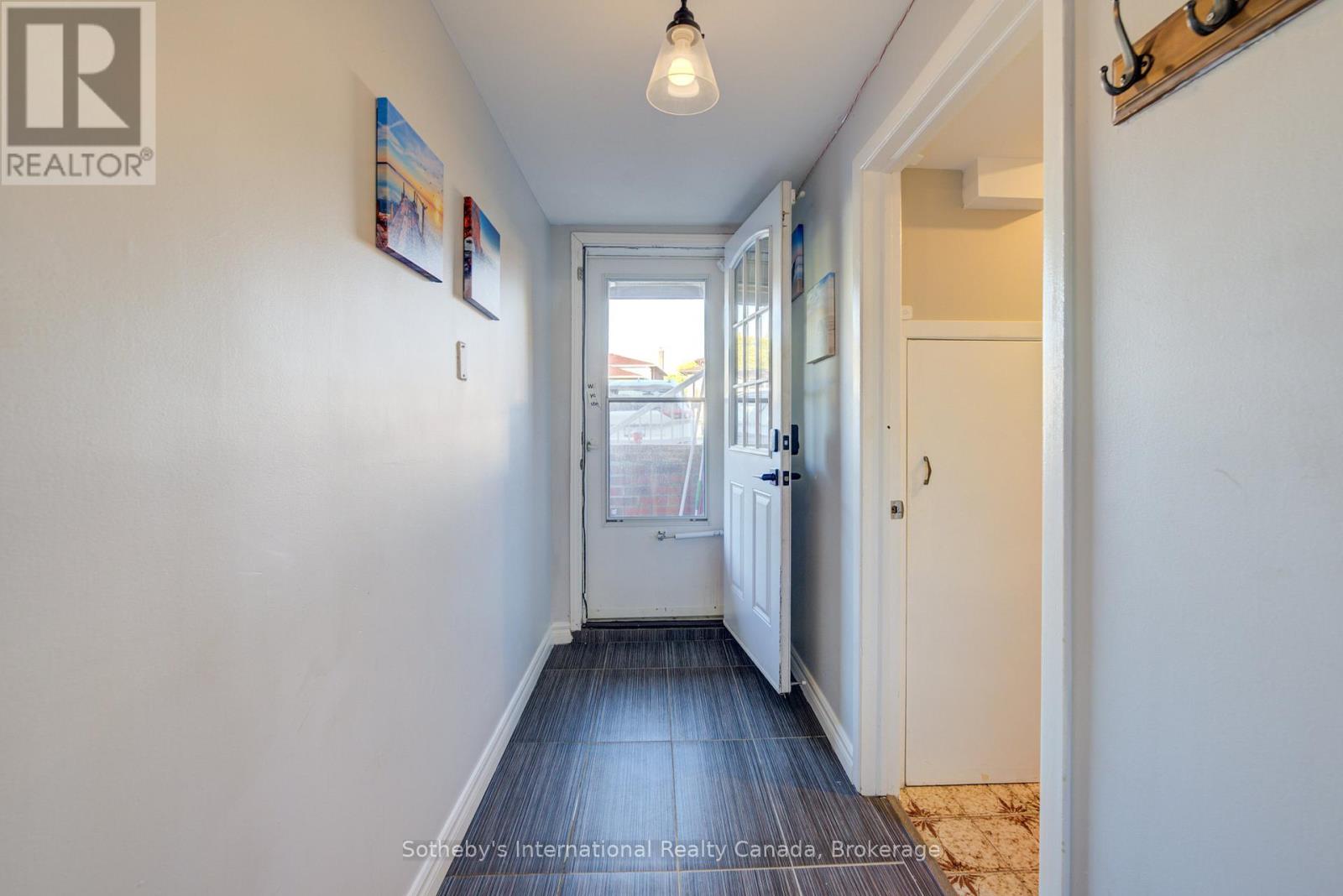 400 Cherokee Boulevard, Toronto, Ontario  M2H 2W7 - Photo 28 - C12448749