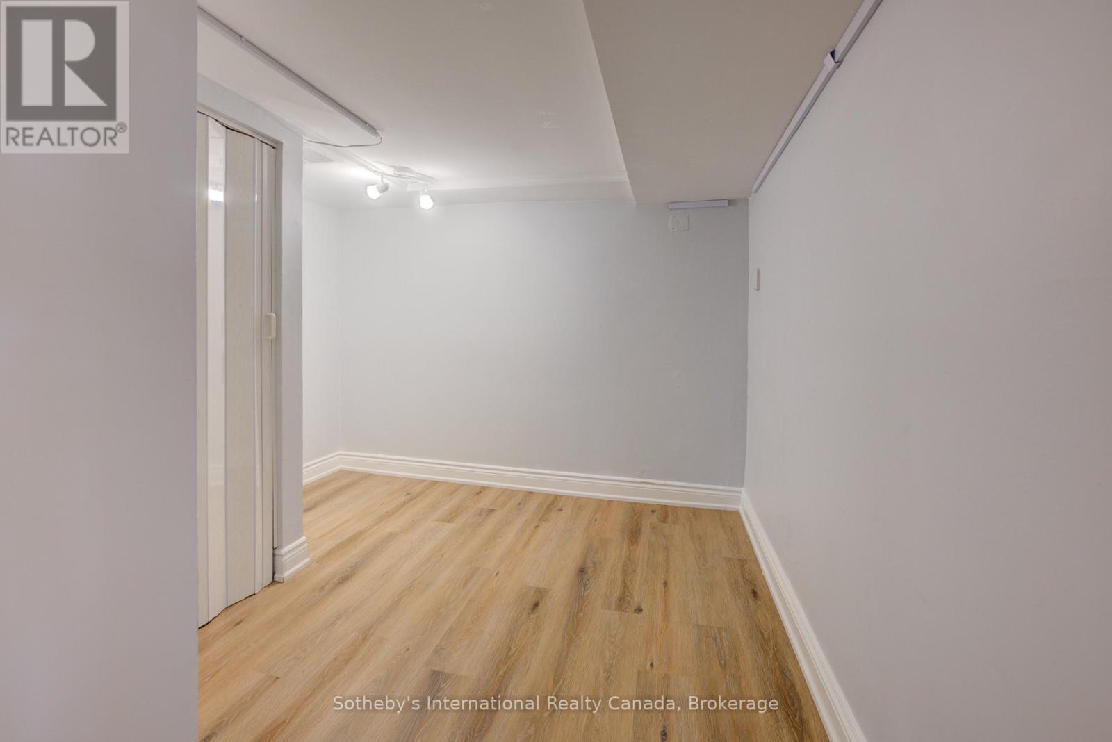 400 Cherokee Boulevard, Toronto, Ontario  M2H 2W7 - Photo 34 - C12448749