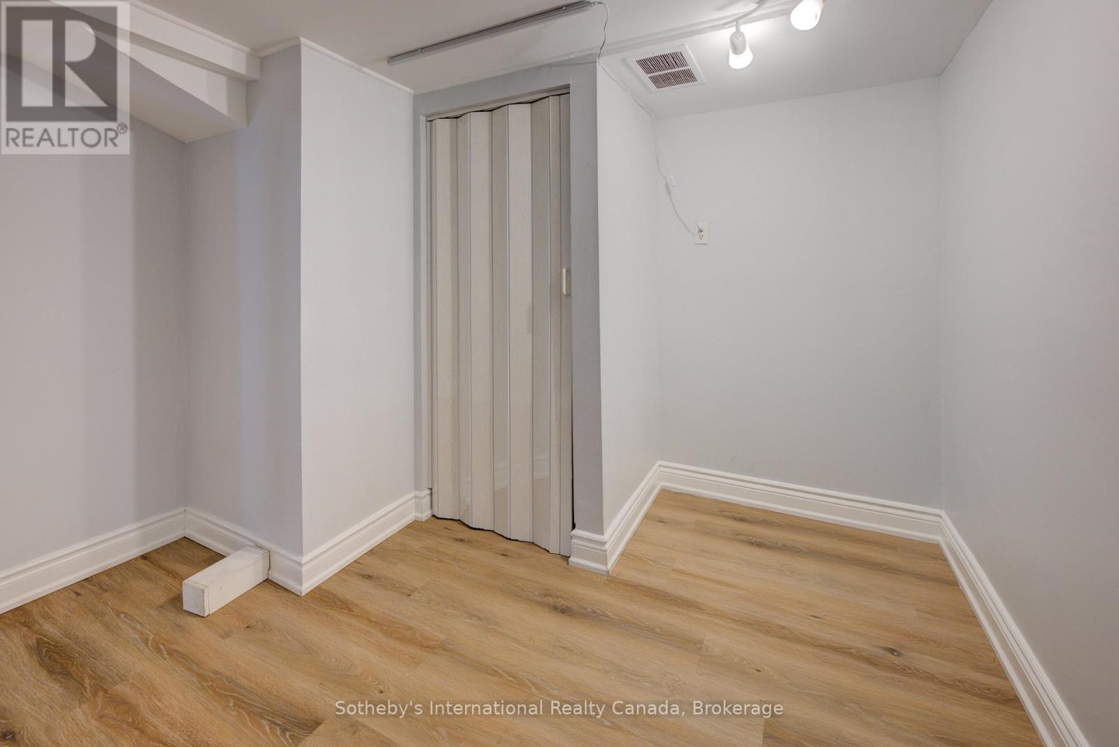 400 Cherokee Boulevard, Toronto, Ontario  M2H 2W7 - Photo 35 - C12448749