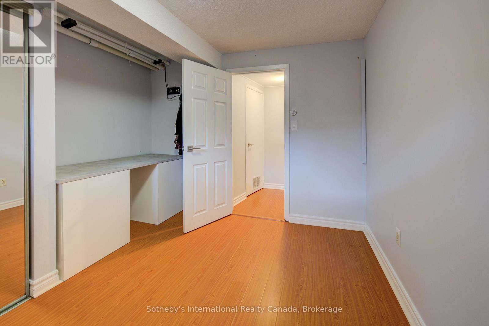 400 Cherokee Boulevard, Toronto, Ontario  M2H 2W7 - Photo 37 - C12448749