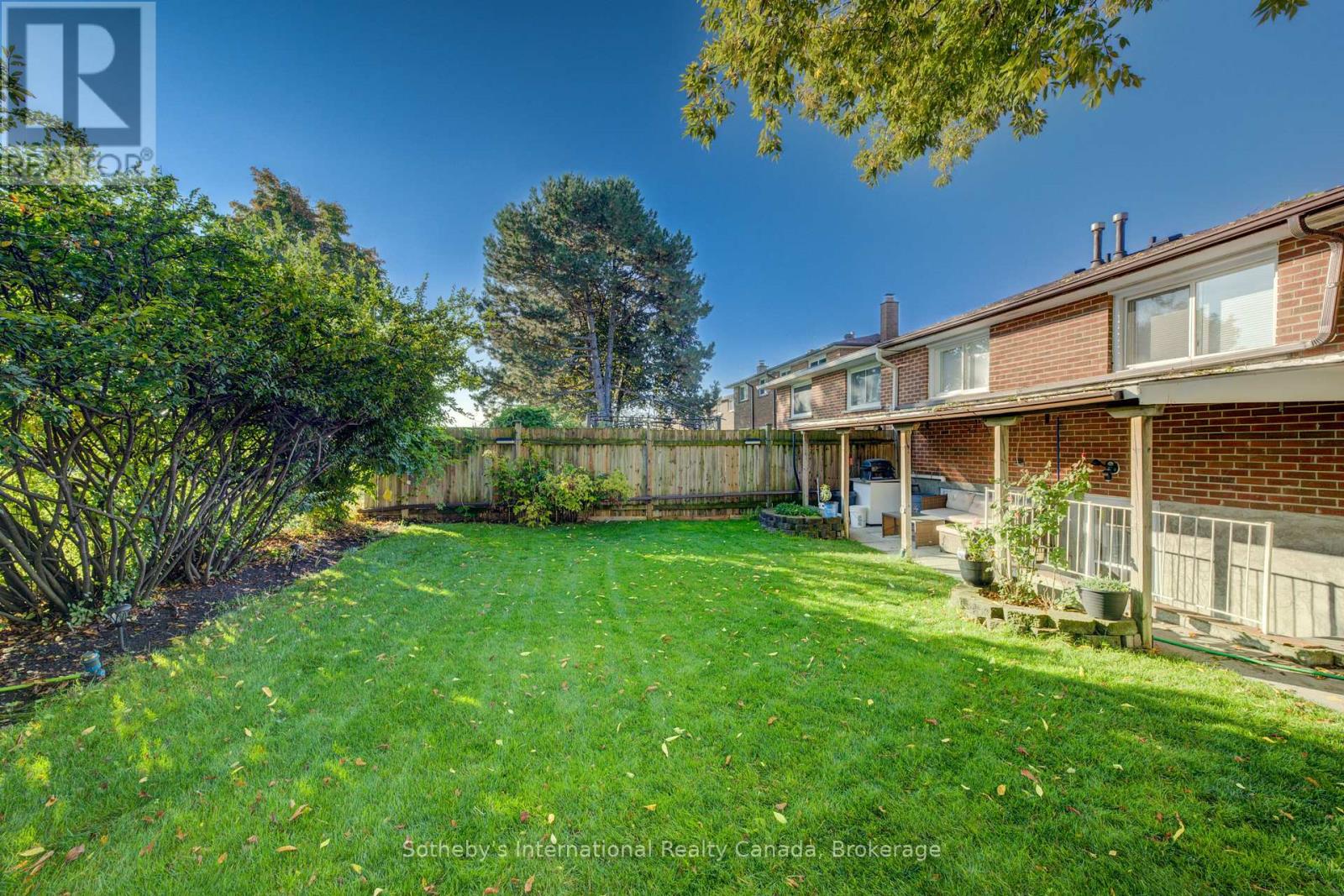 400 Cherokee Boulevard, Toronto, Ontario  M2H 2W7 - Photo 40 - C12448749