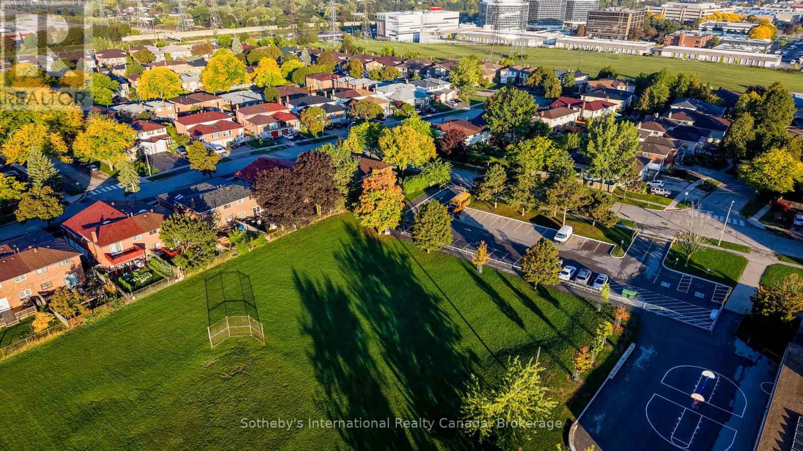 400 Cherokee Boulevard, Toronto, Ontario  M2H 2W7 - Photo 45 - C12448749
