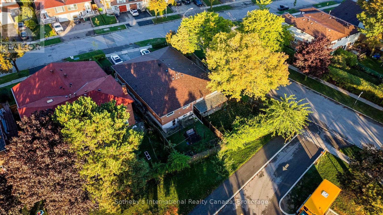 400 Cherokee Boulevard, Toronto, Ontario  M2H 2W7 - Photo 46 - C12448749