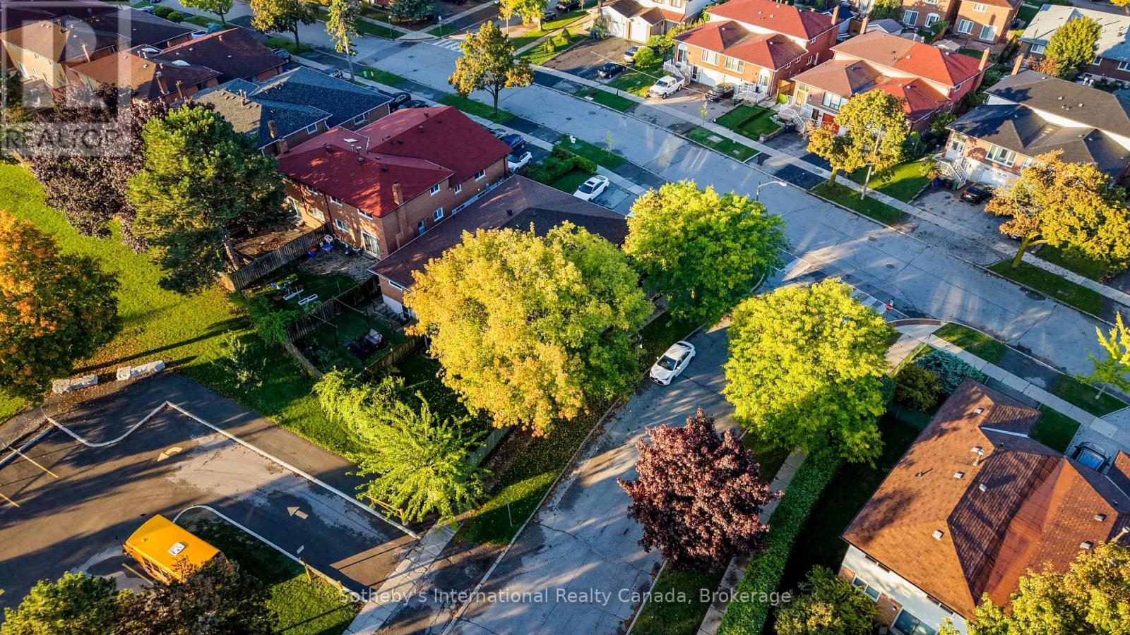 400 Cherokee Boulevard, Toronto, Ontario  M2H 2W7 - Photo 47 - C12448749