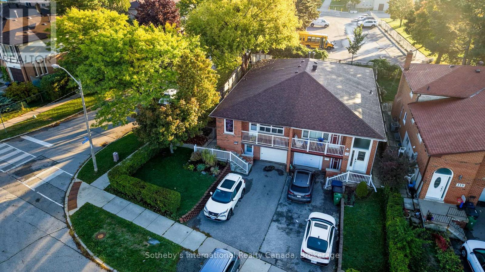 400 Cherokee Boulevard, Toronto, Ontario  M2H 2W7 - Photo 48 - C12448749