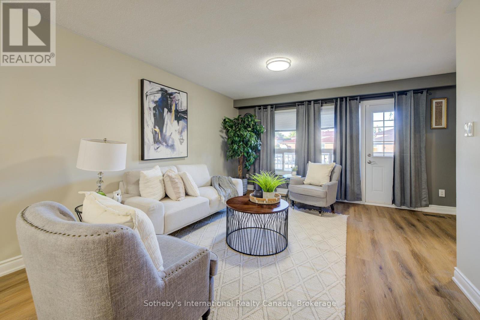400 Cherokee Boulevard, Toronto, Ontario  M2H 2W7 - Photo 6 - C12448749