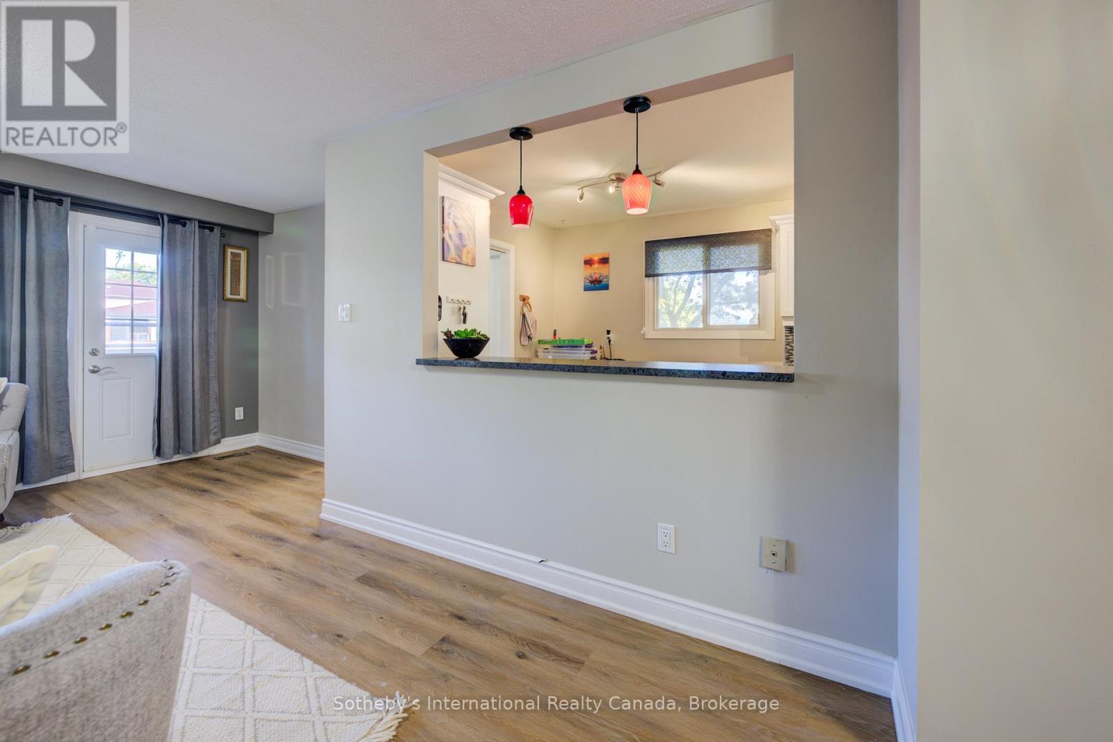 400 Cherokee Boulevard, Toronto, Ontario  M2H 2W7 - Photo 8 - C12448749
