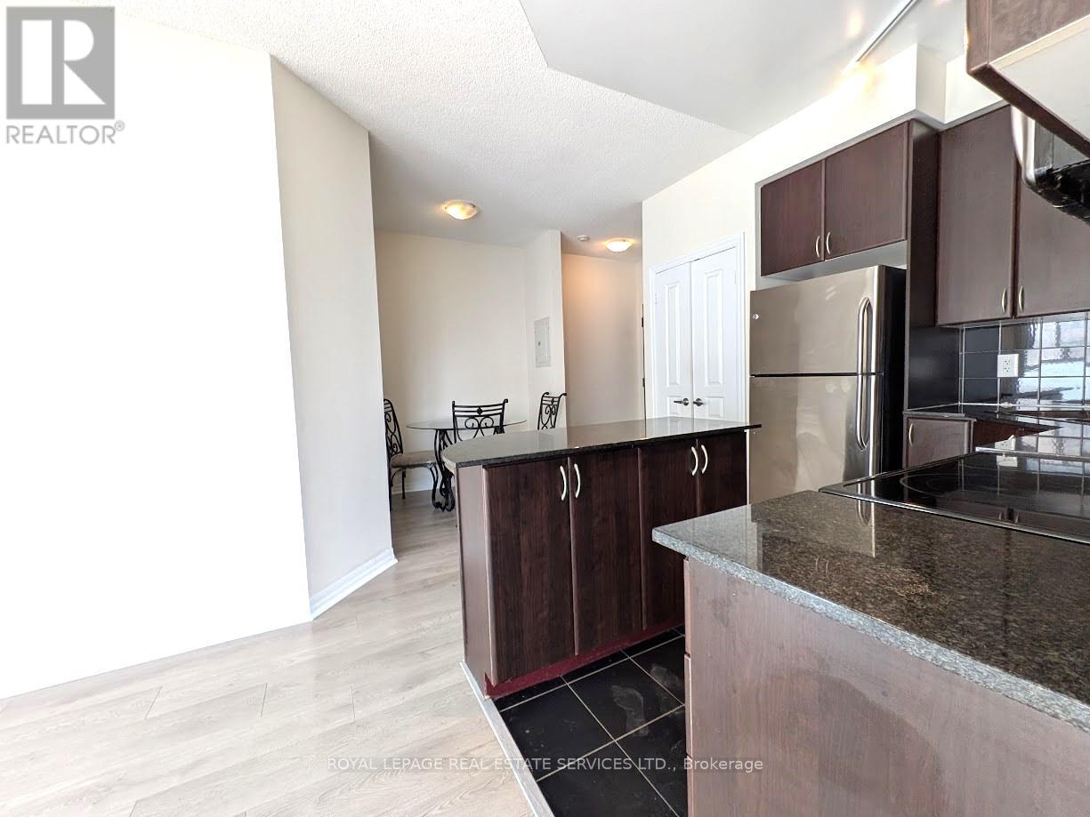 1008 - 225 Webb Drive, Mississauga, Ontario  L5B 4P2 - Photo 11 - W12448678